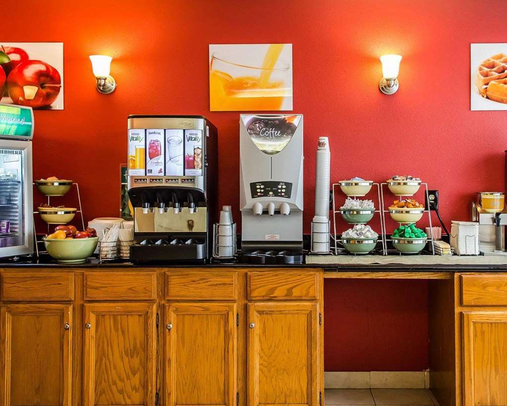 Holiday Inn Express - Allentown North By Ihg Restaurant photo